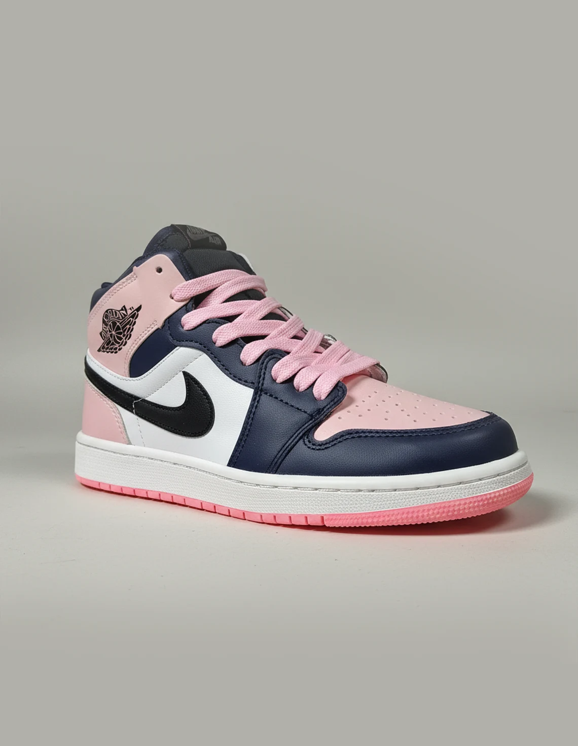 کفش روزانه زنانه نایکی Air Jordan 1 Mid Shadow W